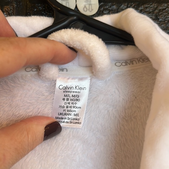 CALVIN KLEIN White Teddy Bear Short Robe with Pockets and Attached Belt Size M/L - Picture 4 of 6